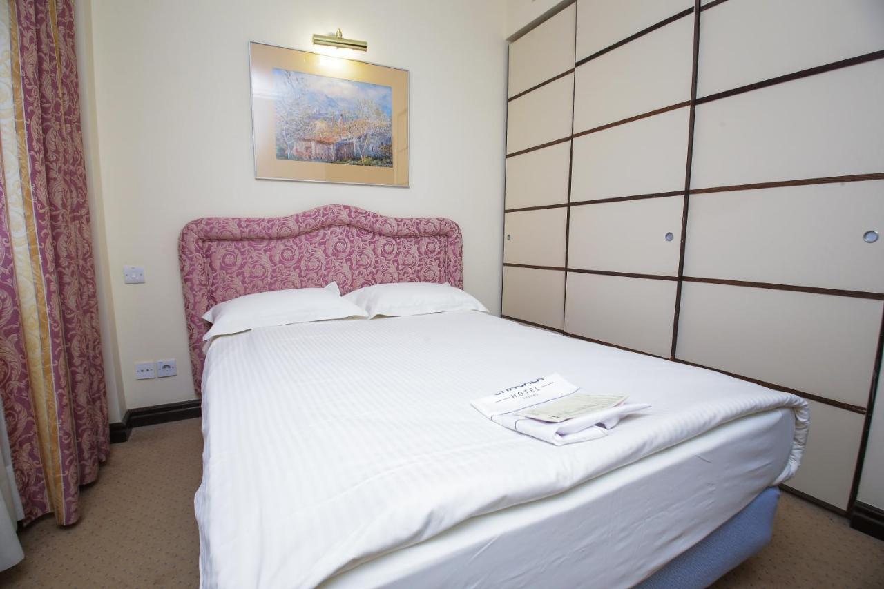 Chagala Atyrau Hotel Eksteriør bilde