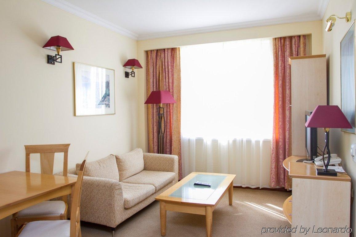 Chagala Atyrau Hotel Eksteriør bilde