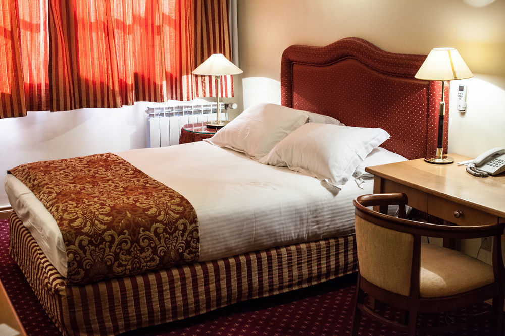 Chagala Atyrau Hotel Eksteriør bilde