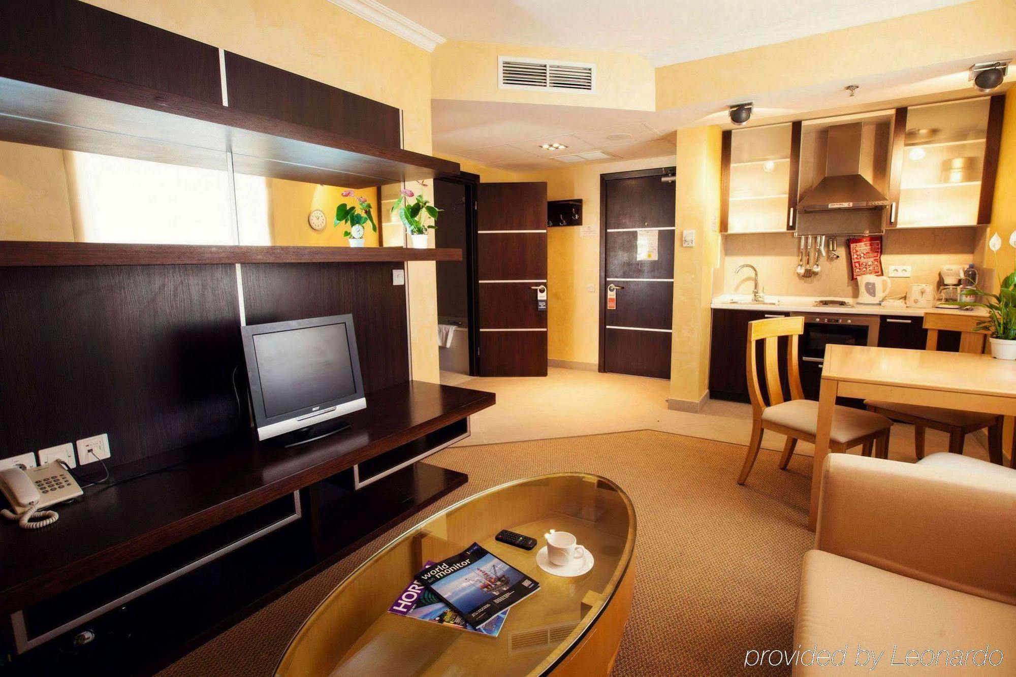 Chagala Atyrau Hotel Eksteriør bilde