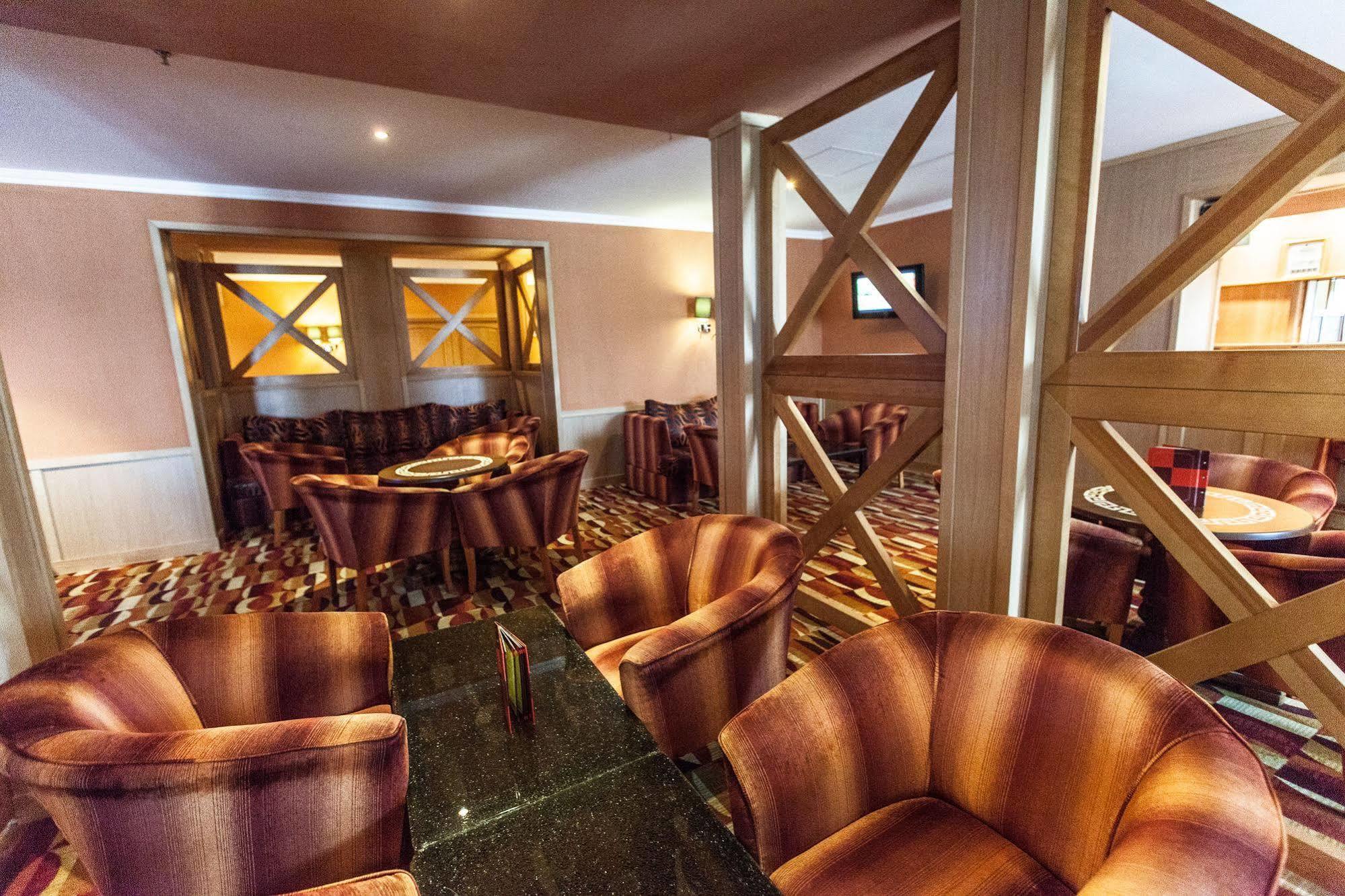 Chagala Atyrau Hotel Eksteriør bilde