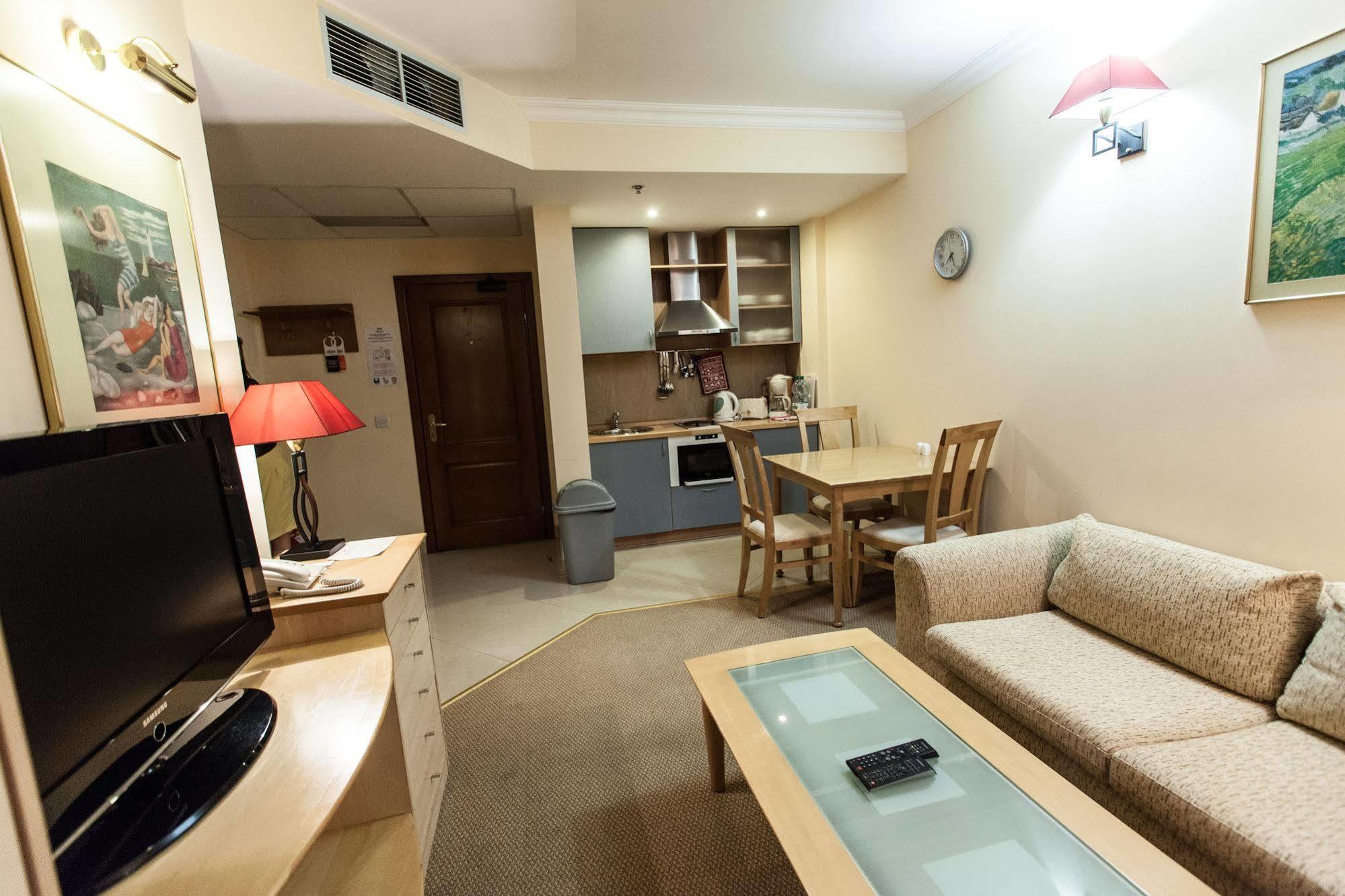 Chagala Atyrau Hotel Eksteriør bilde