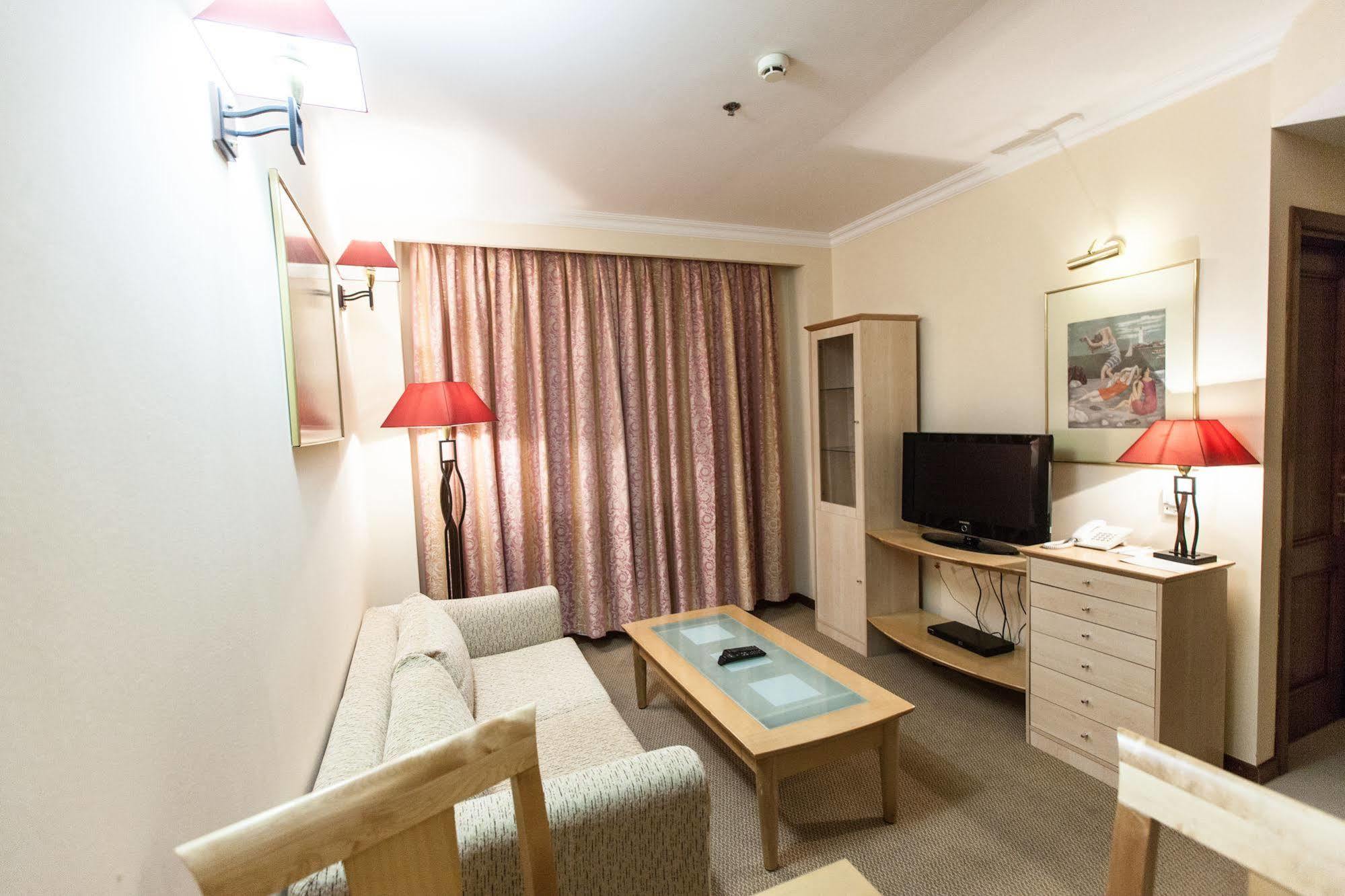 Chagala Atyrau Hotel Eksteriør bilde