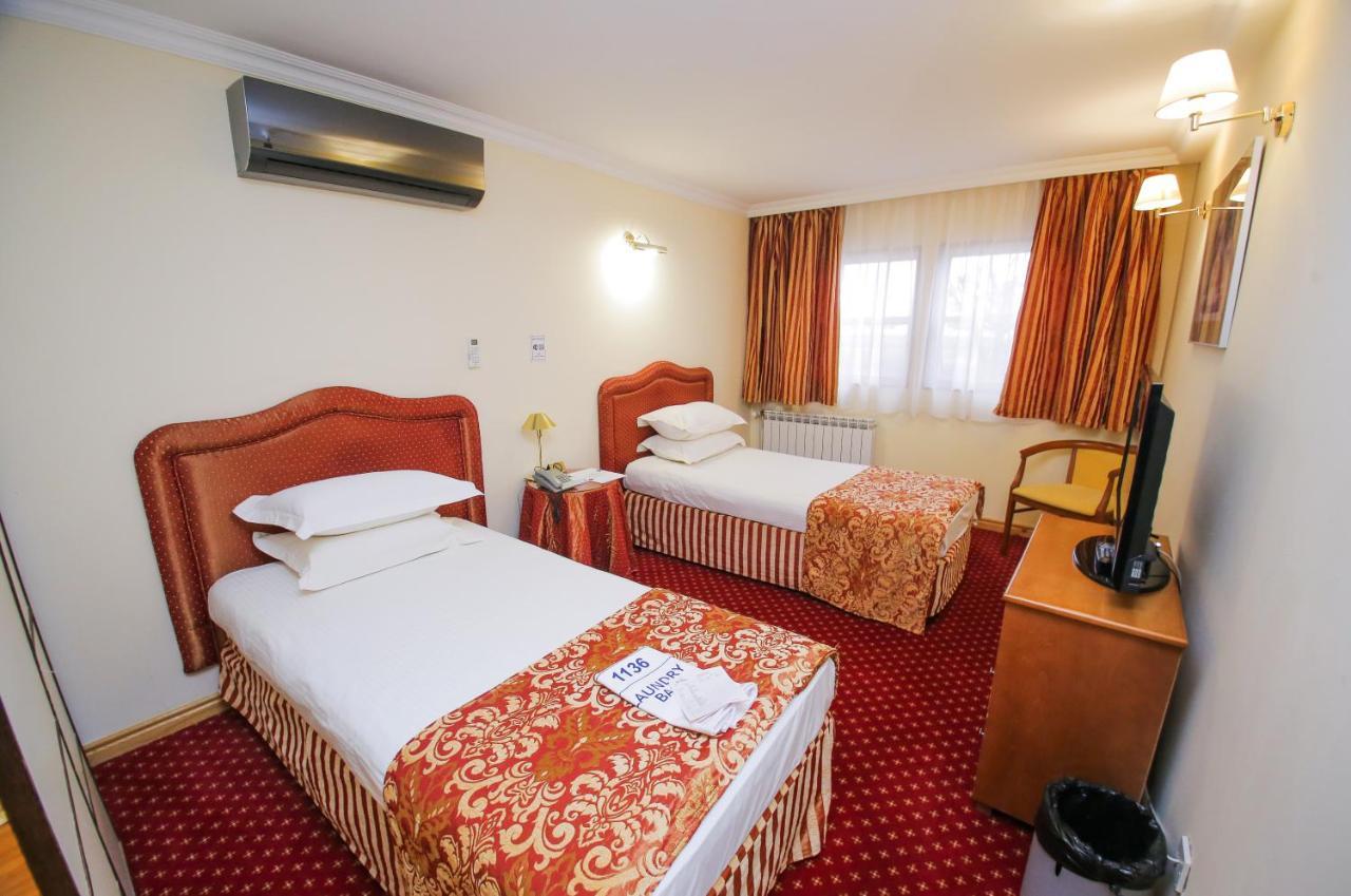 Chagala Atyrau Hotel Eksteriør bilde